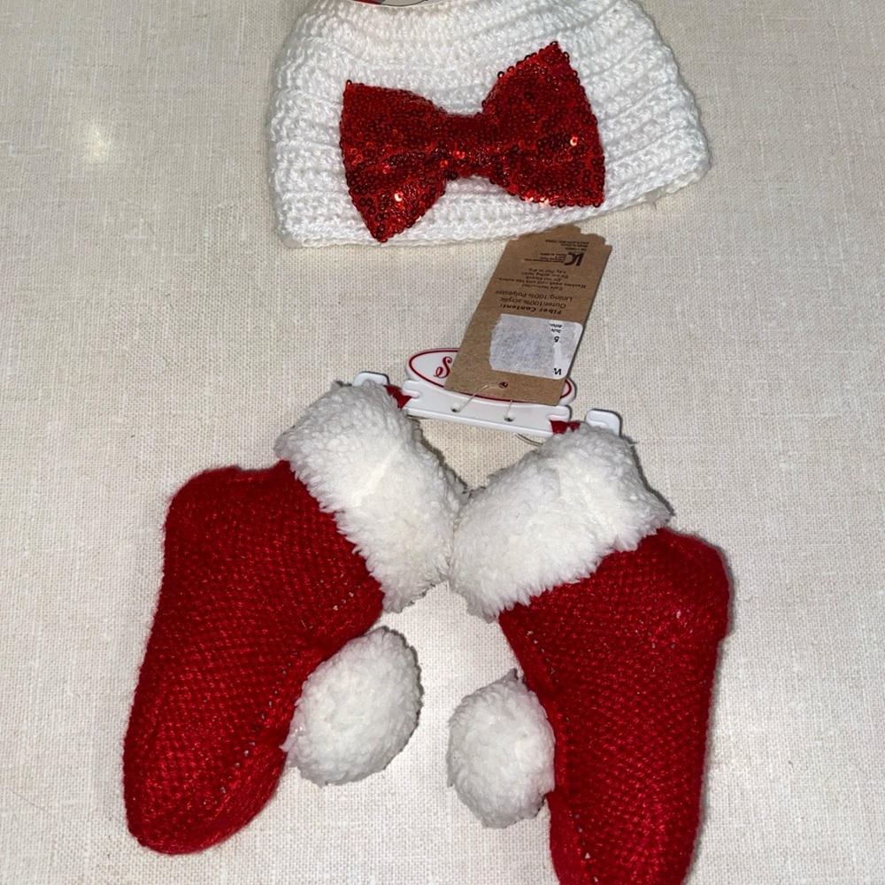 So Dorable‎ Hand Crocheted Hat Knit Booties 0-6 Months Christmas Holiday Set New